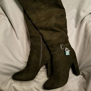 Black heeled boots with lock and key accent--NWT